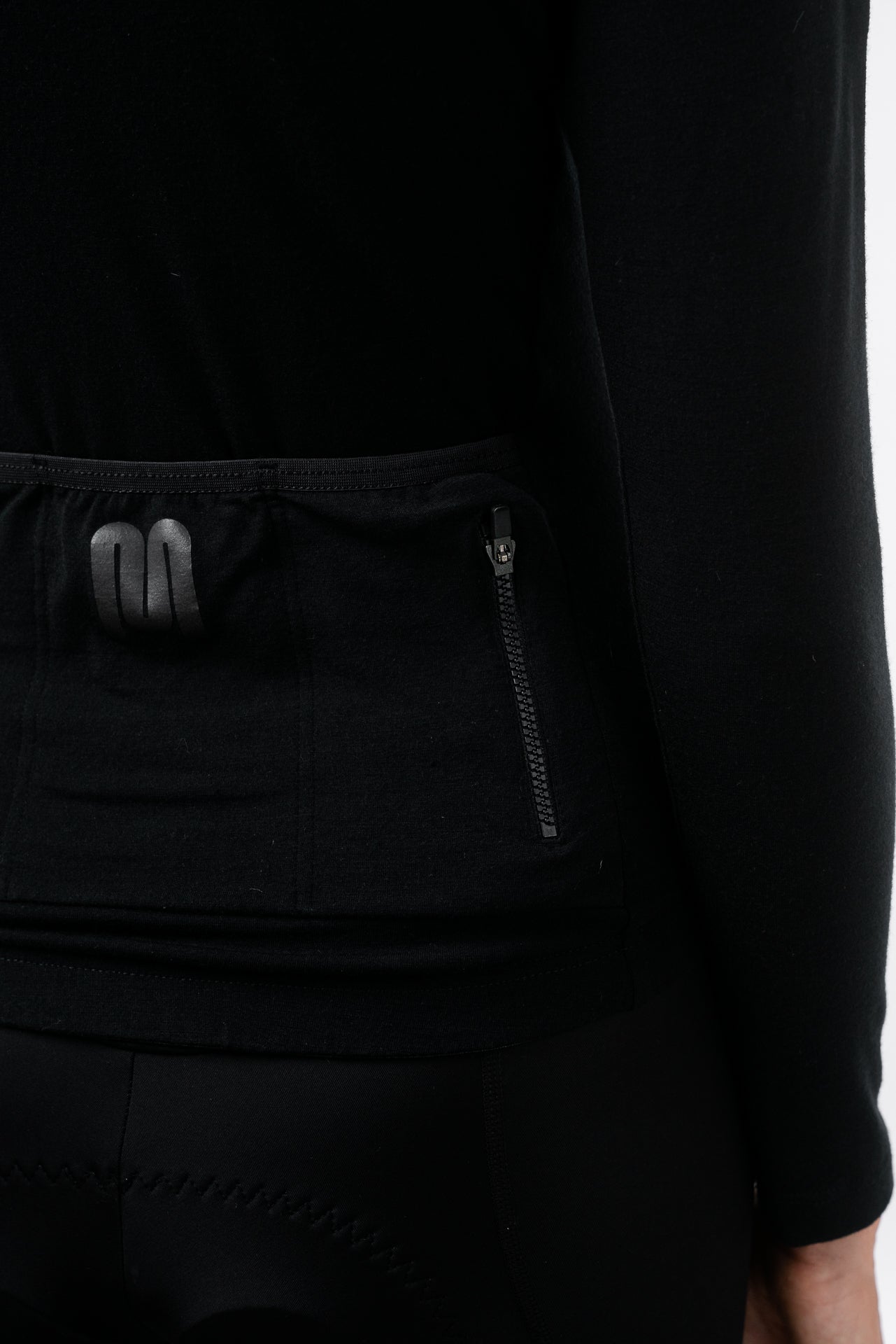 Women's Black on Black Recycled polyamide Jersey Short Sleeve